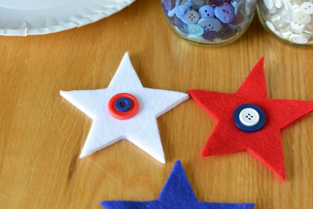 Buttons and Felt Stars