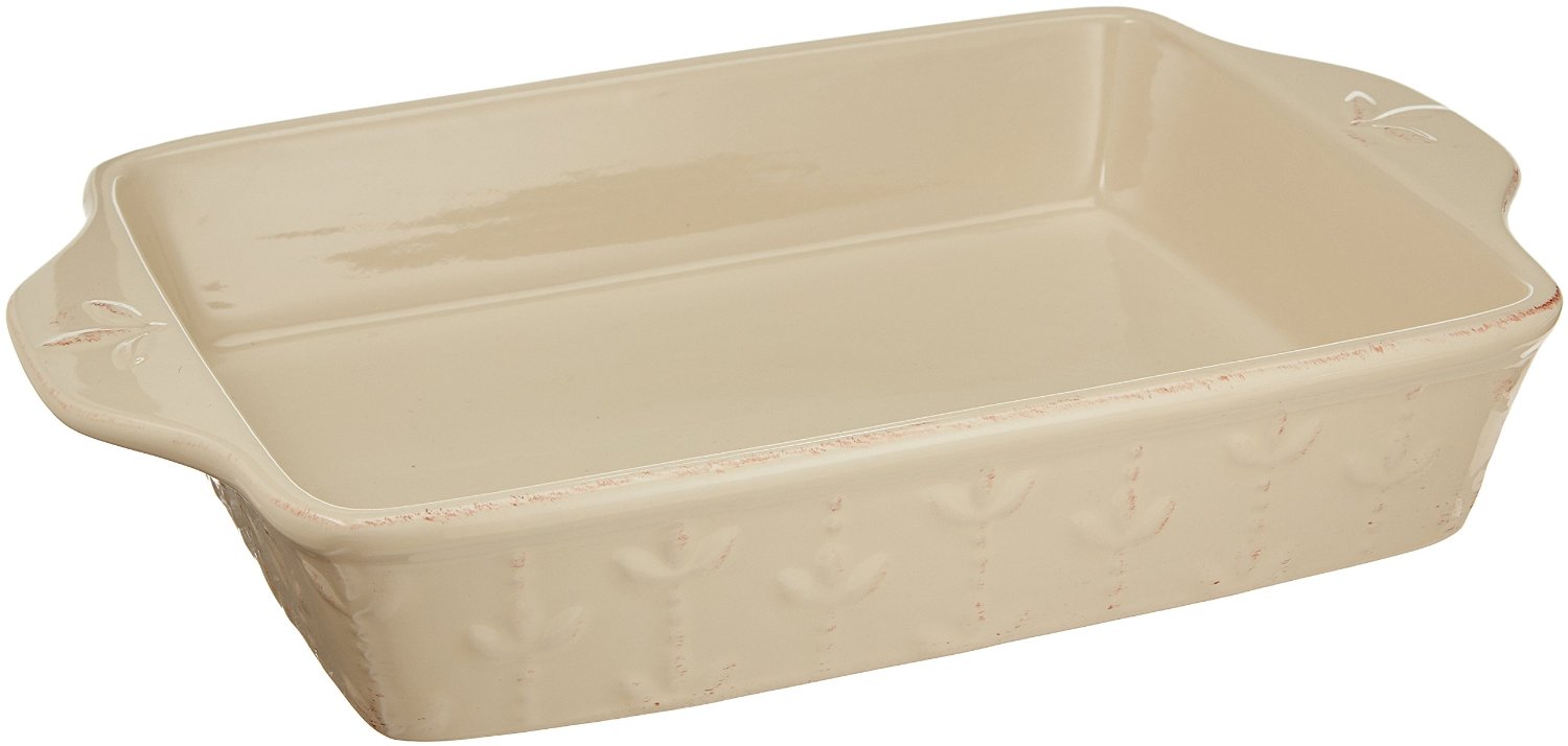 10+ Beautiful Casserole Pans to Feast your Eyes On| www.growingupgabel.com