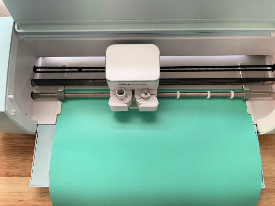 Cricut Explore 3 cutting green SmartVinyl
