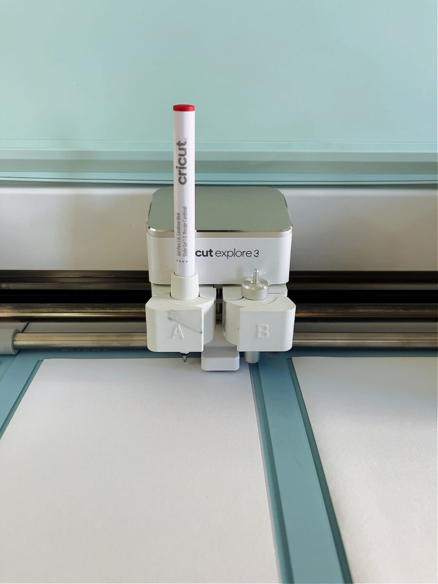 Cricut pen in a Cricut machine