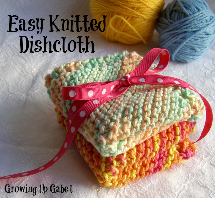 Want to learn to knit or just need an easy knitting project? Make a dish cloth! This classic knitting pattern is perfect for beginners and it makes a useful gift!