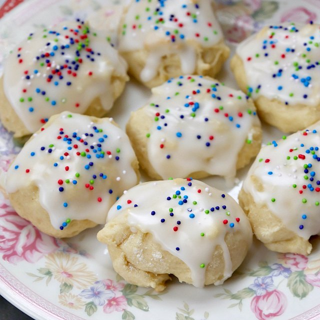 Frosted Italian Lemon Cookies