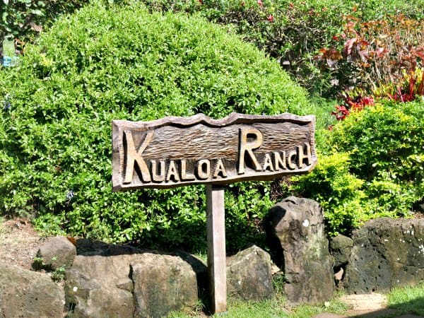 kualoa-ranch-sign