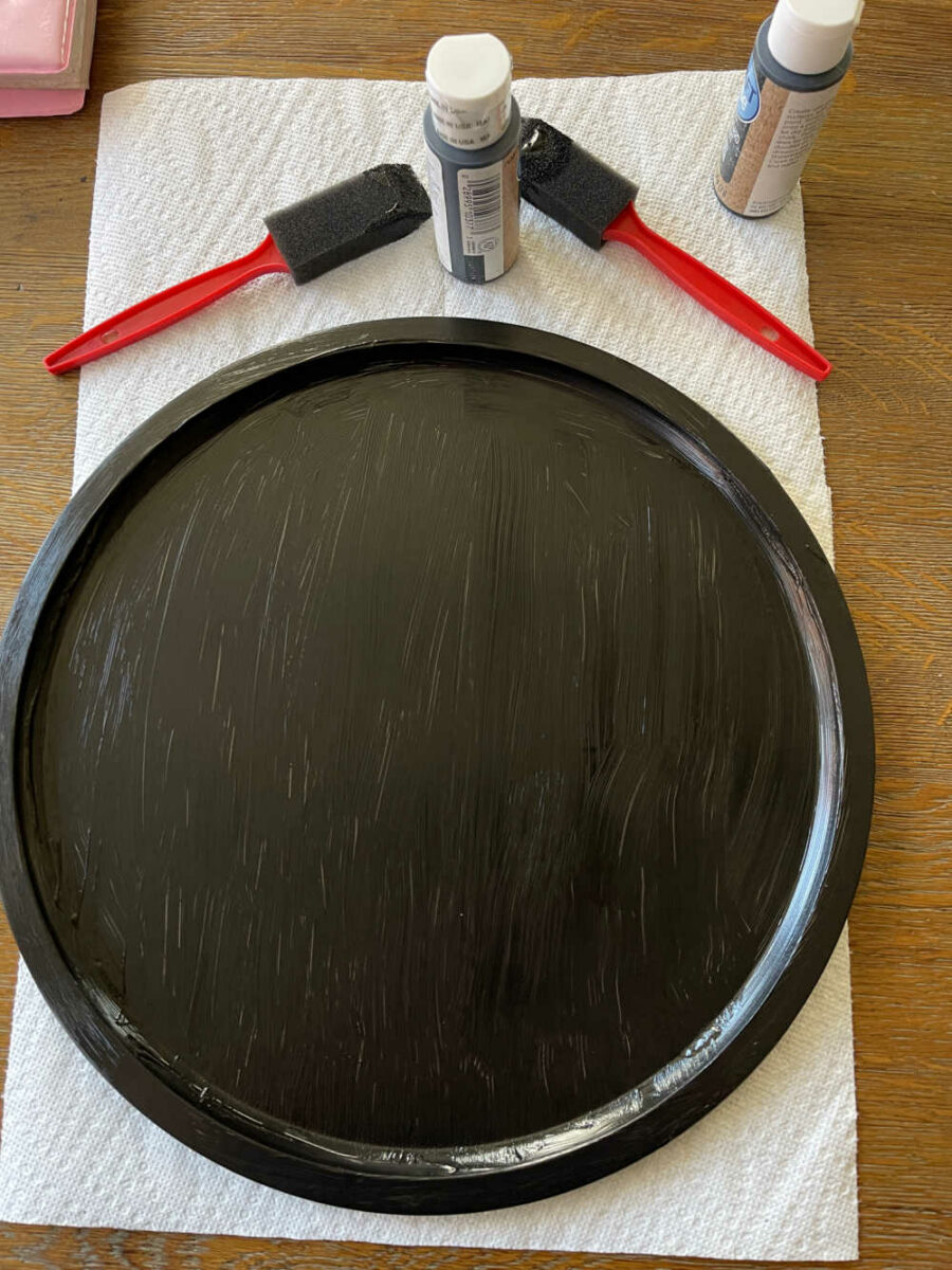 Pizza pan painted black