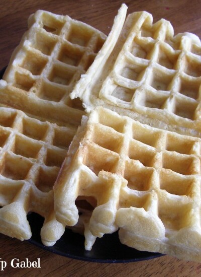 Easy Waffle Recipe from Growing Up Gabel @thegabels #recipe
