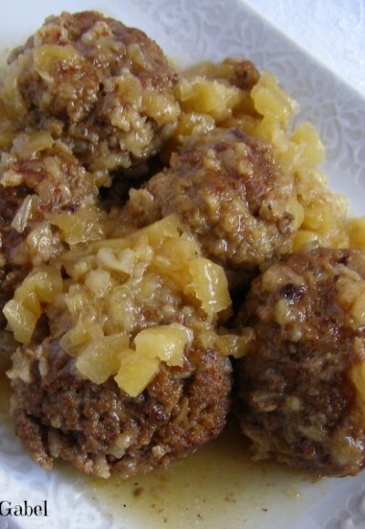 Slow Cooker Pineapple Meatballs - Growing Up Gabel @thegabels