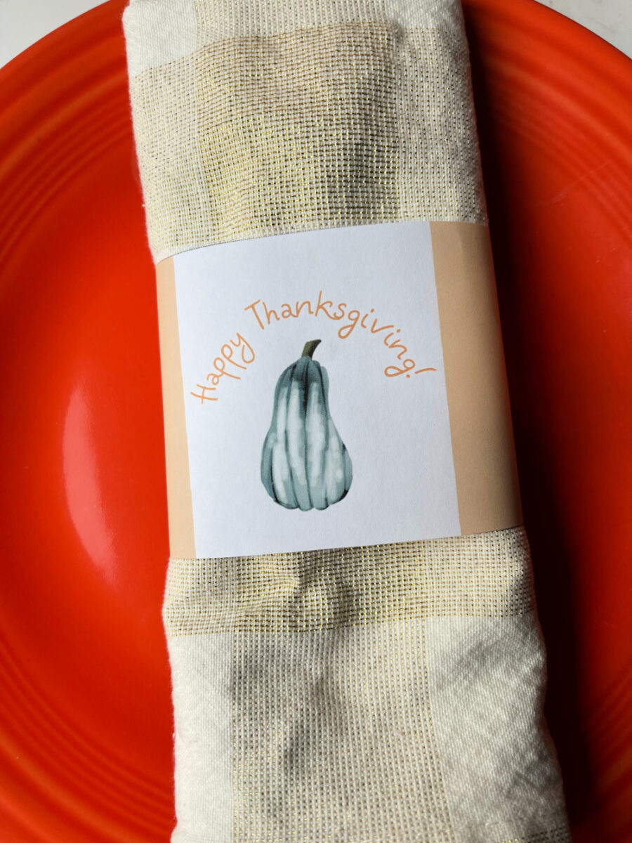 Thanksgiving paper napkin ring or silverware holder